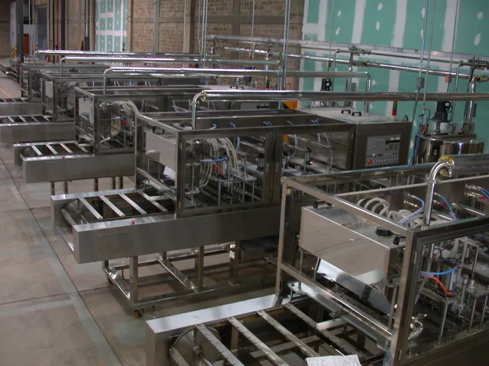 EDELSTEIN Bong-Bong Ice tube filling lines in a customer factory