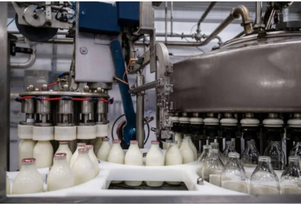 EDELSTEIN turnkey fresh milk bottling line